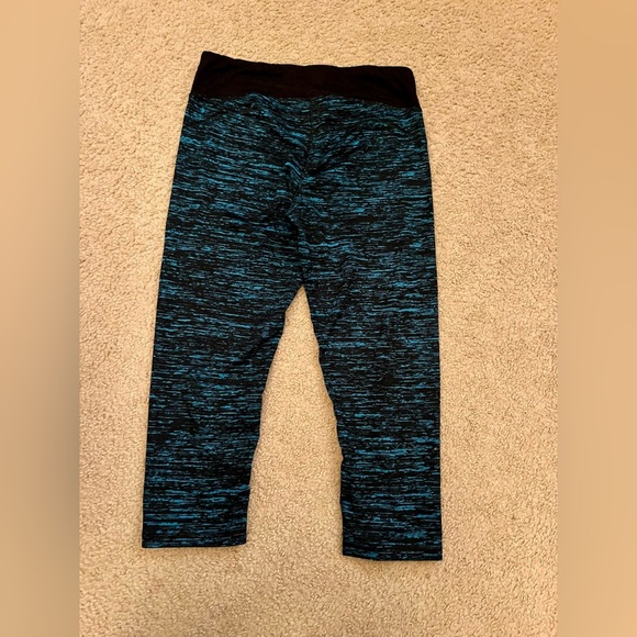 Champion DuoDry Cropped Work out Leggings M - Picture 2 of 3